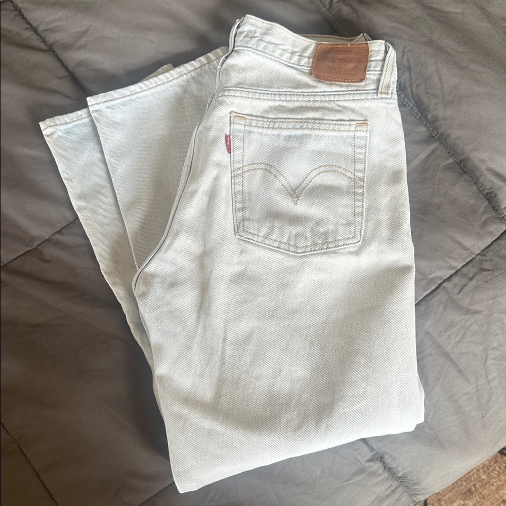 LEVI Classic Light wash Women's Jeans